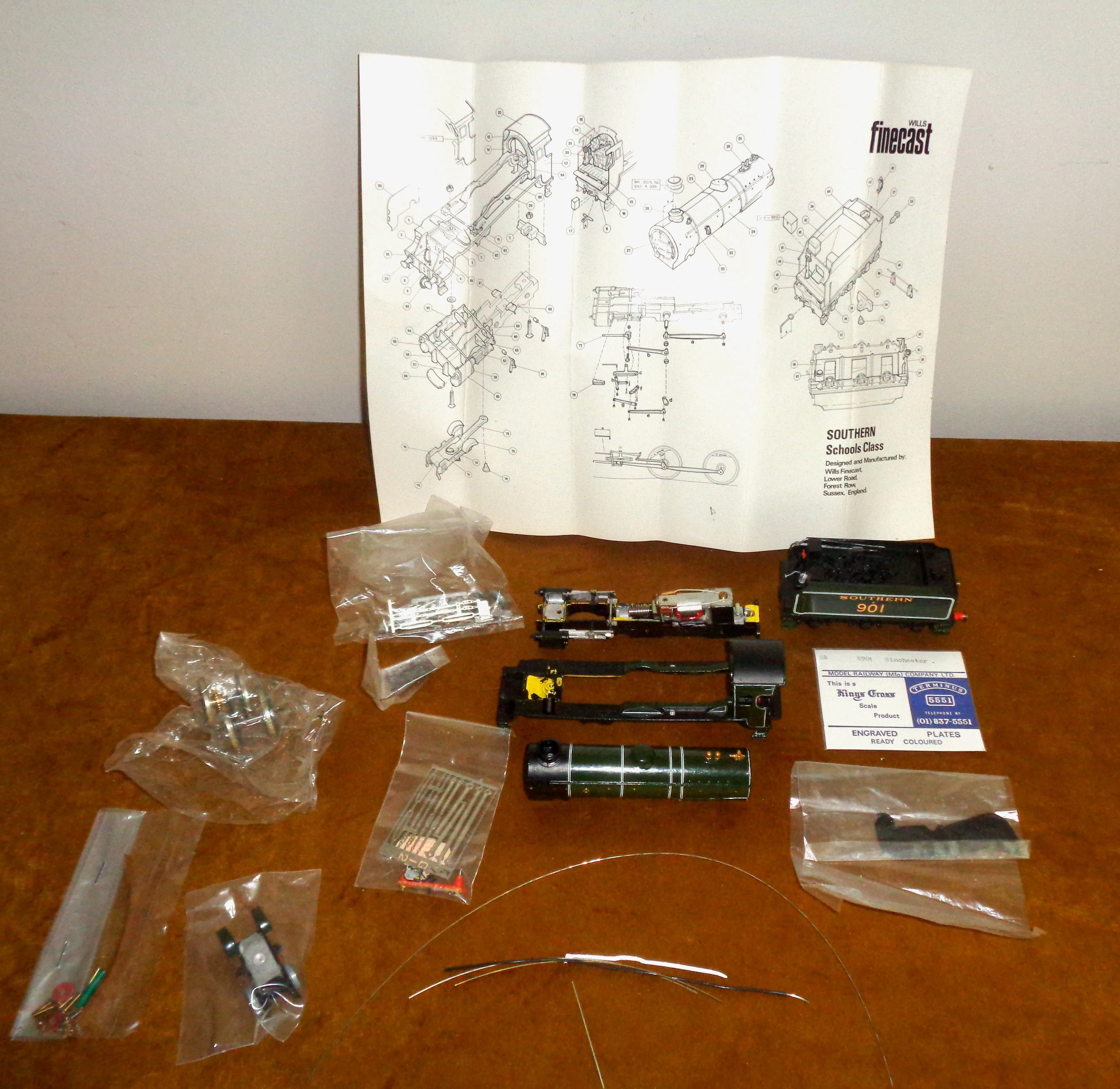 F137 Wills Finecast OO-Gauge Model Kit Southern SR Schools Class Loco & tender