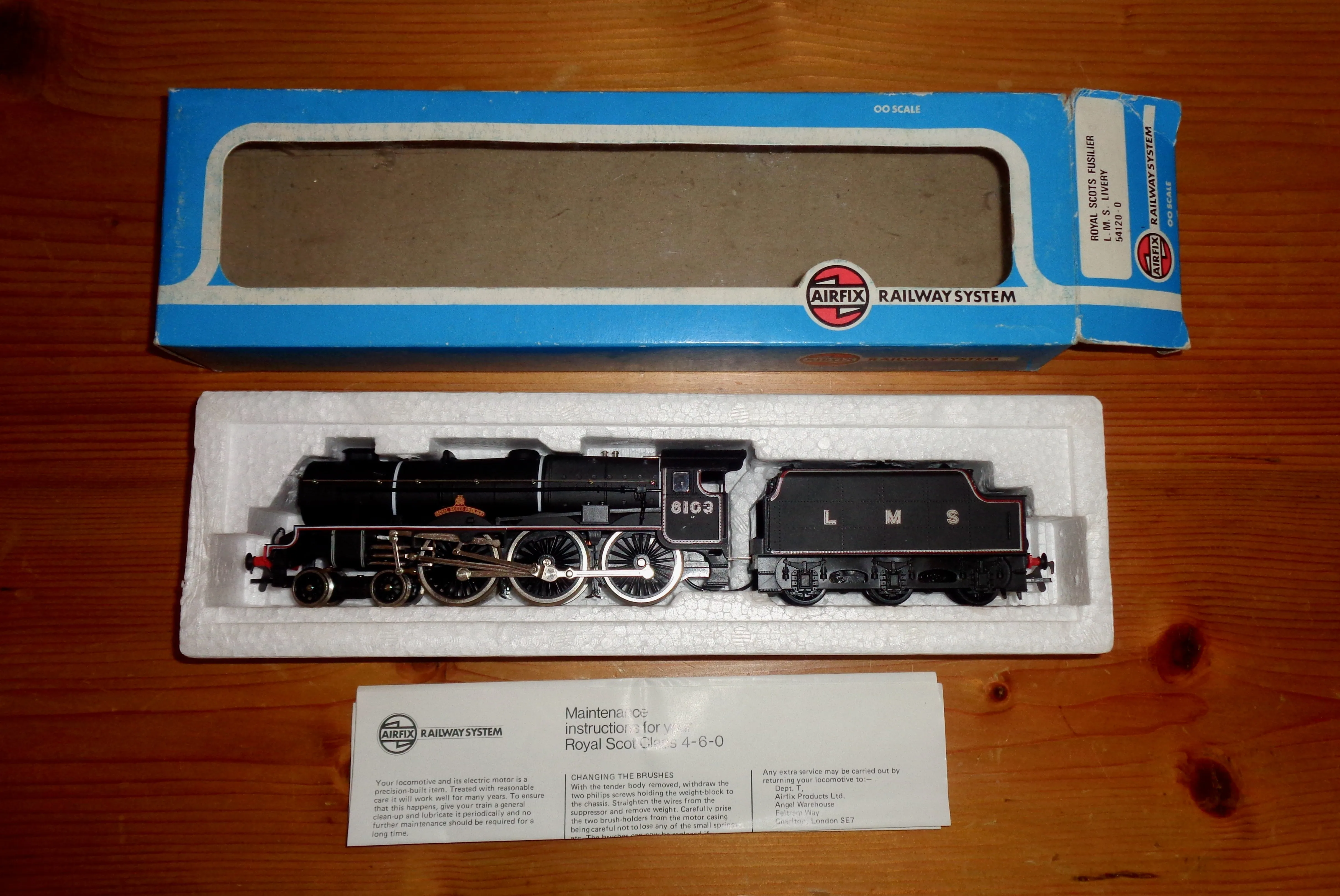 OO Gauge Airfix 54120-0 Royal Scots Fusilier LMS Livery 4-6-0 Locomotive Engine And Tender in Original Box