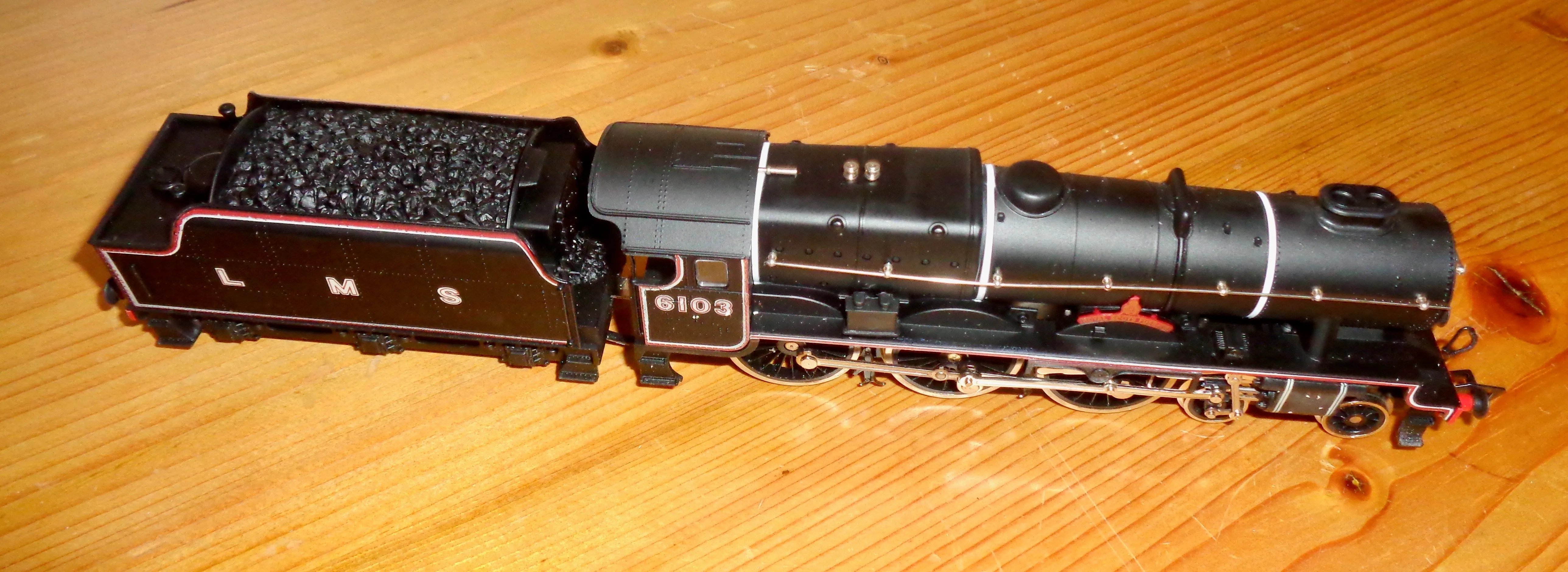 OO Gauge Airfix 54120-0 Royal Scots Fusilier LMS Livery 4-6-0 Locomotive Engine And Tender in Original Box