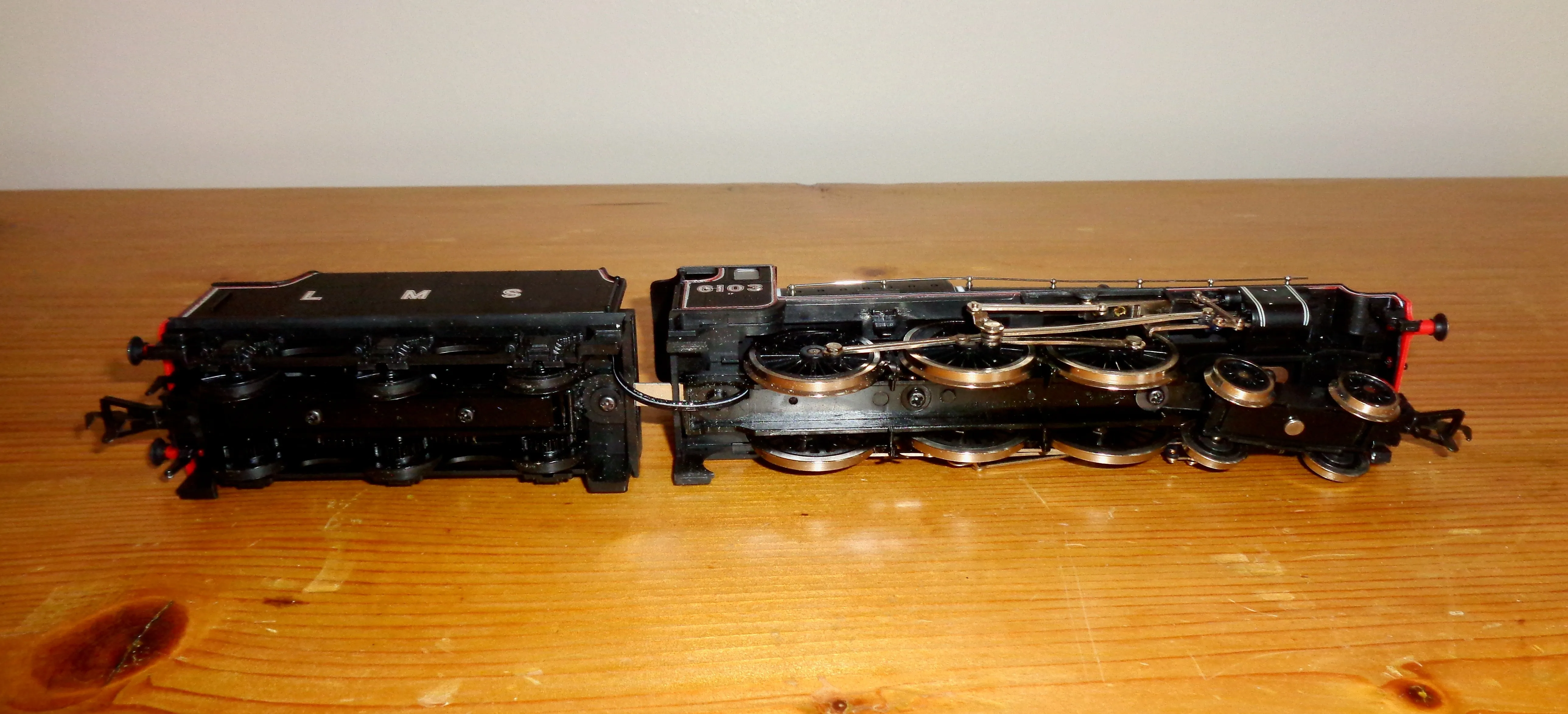 OO Gauge Airfix 54120-0 Royal Scots Fusilier LMS Livery 4-6-0 Locomotive Engine And Tender in Original Box
