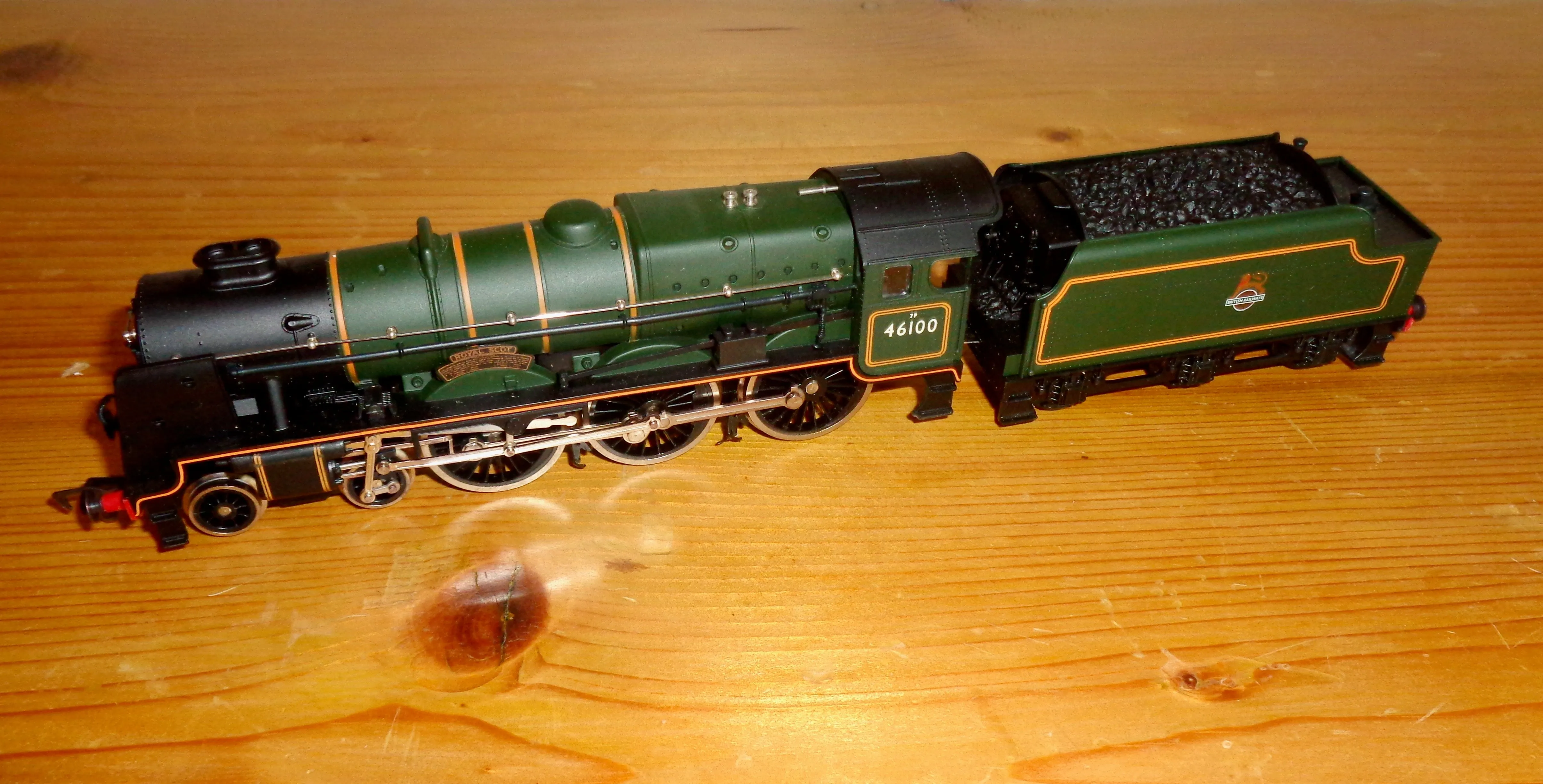 OO Gauge Airfix 54121-3 Royal Scot 46100 BR Livery 4-6-0 Locomotive Engine And Tender in Original Box